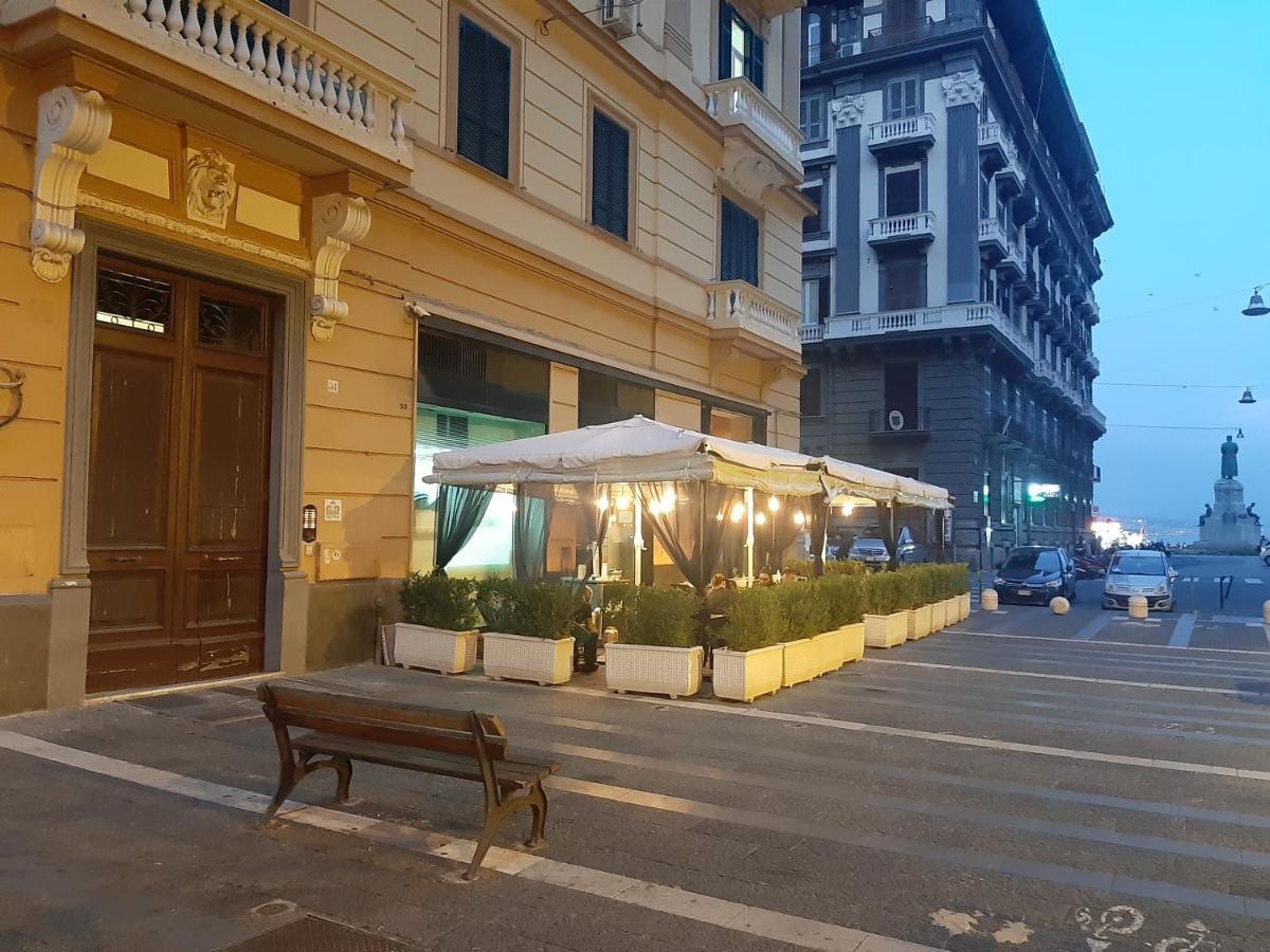 Casa Vittoria Napoli - Santa Lucia Bed & Breakfast Екстериор снимка