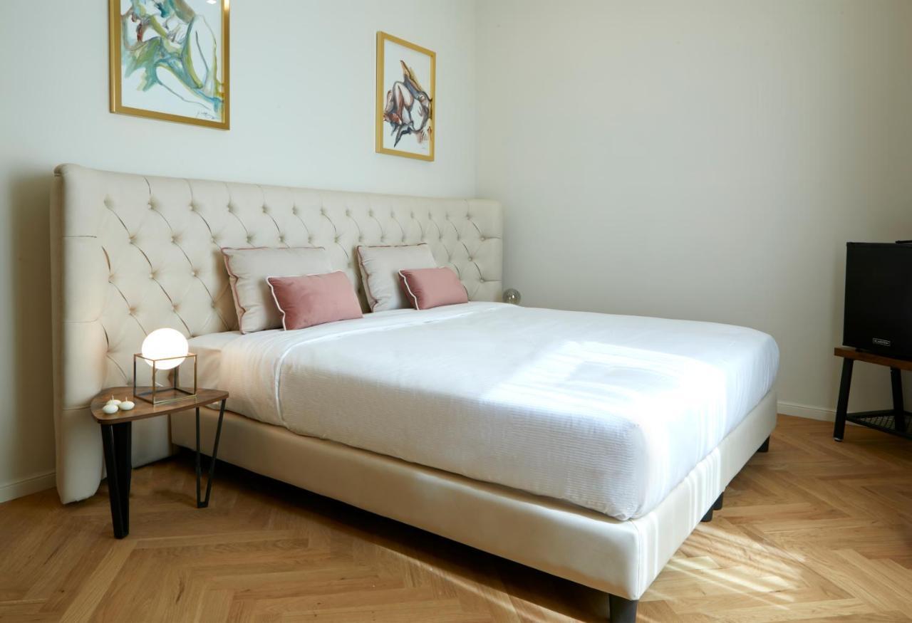 Casa Vittoria Napoli - Santa Lucia Bed & Breakfast Екстериор снимка