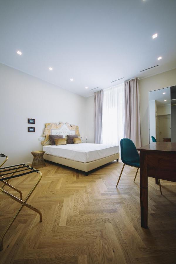 Casa Vittoria Napoli - Santa Lucia Bed & Breakfast Екстериор снимка