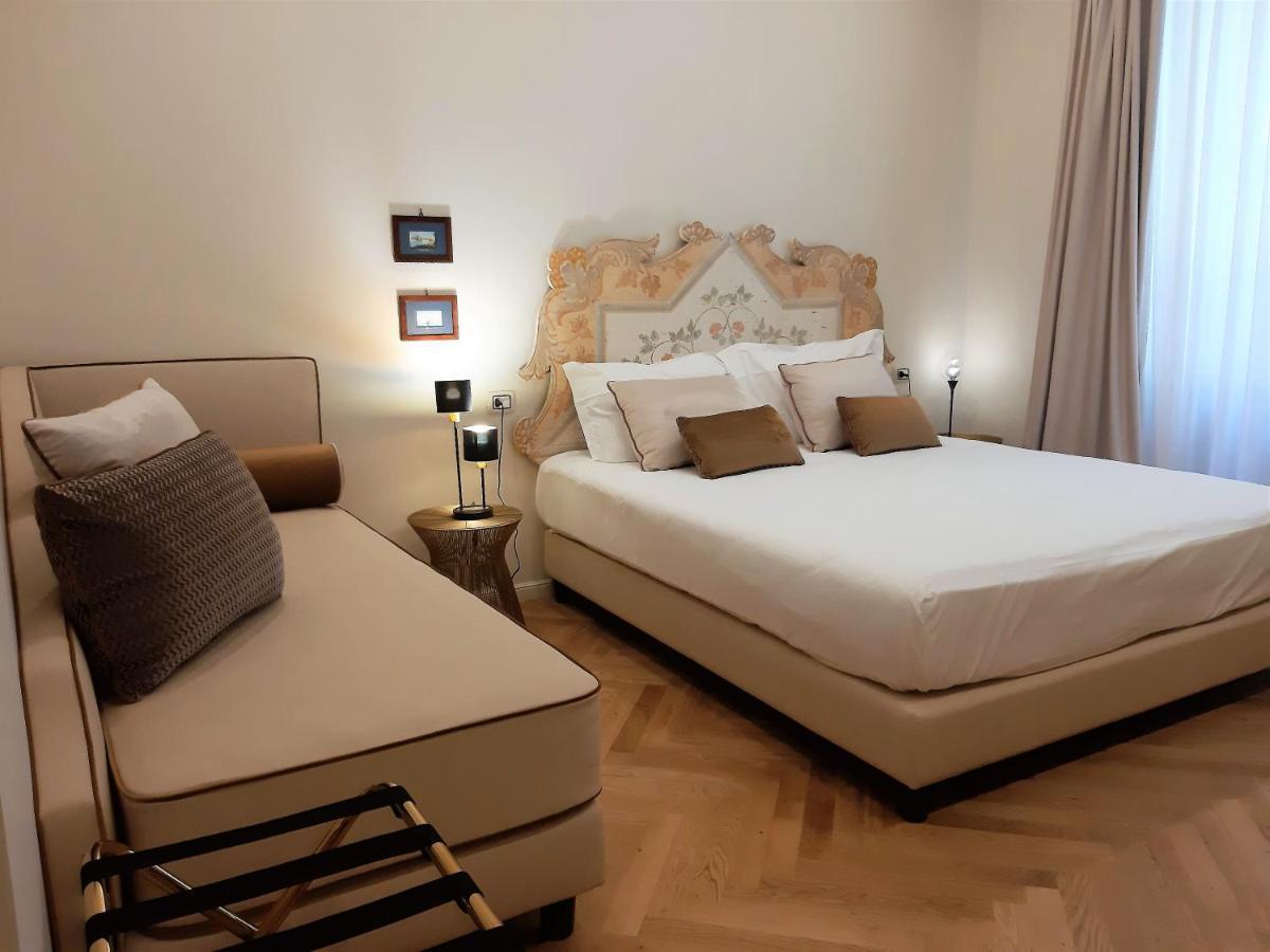 Casa Vittoria Napoli - Santa Lucia Bed & Breakfast Екстериор снимка
